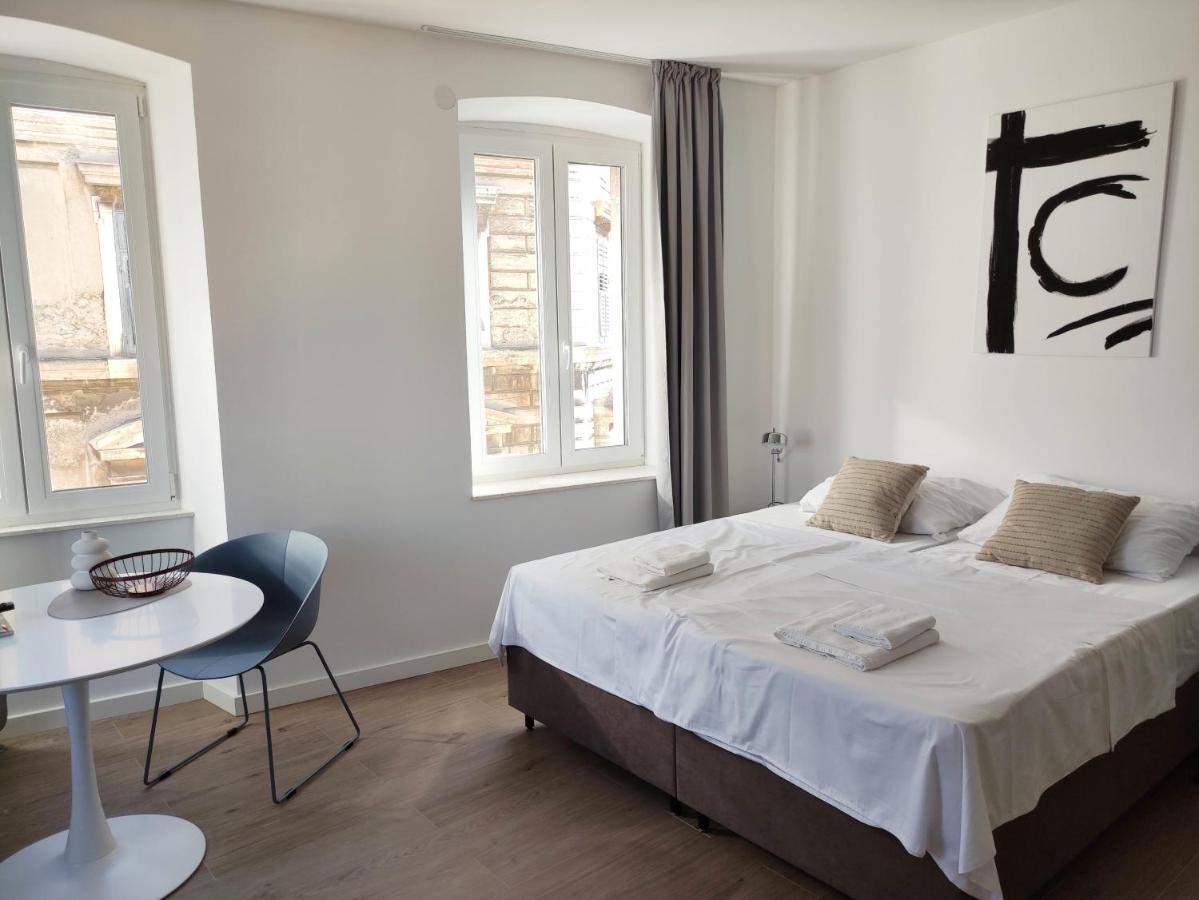 Nik Studio Apartments Пула Экстерьер фото